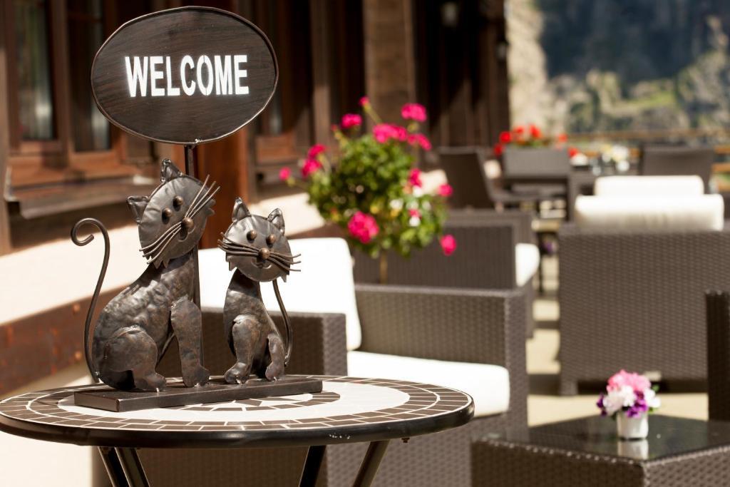 Hotel Aux Mille Etoiles Salvan Kültér fotó