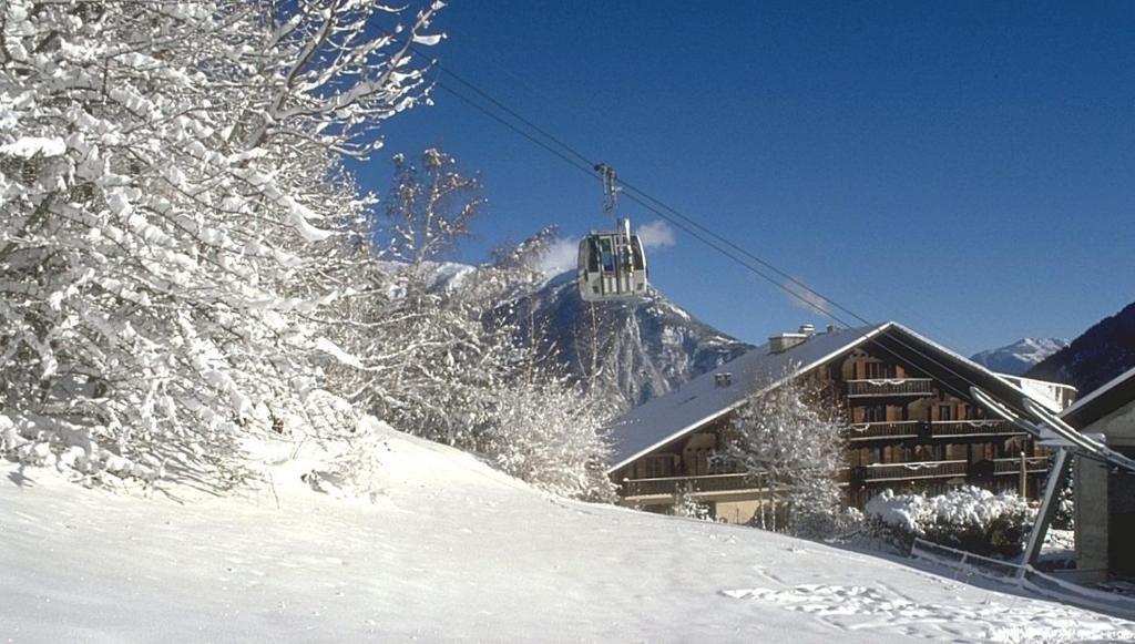 Hotel Aux Mille Etoiles Salvan Kültér fotó