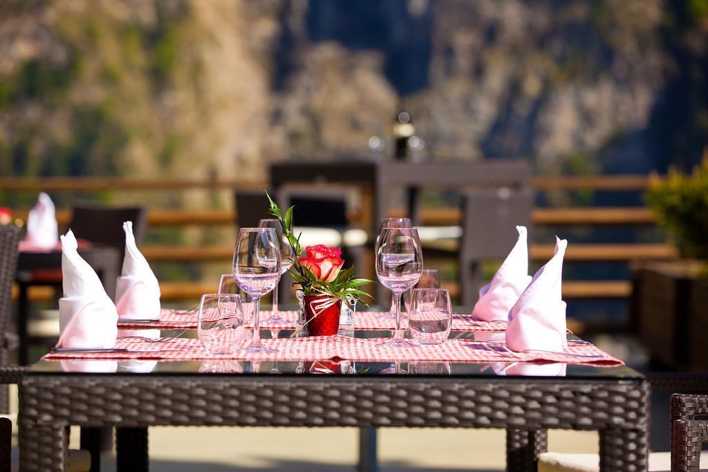 Hotel Aux Mille Etoiles Salvan Kültér fotó