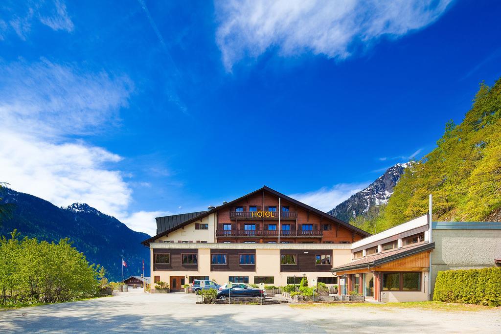 Hotel Aux Mille Etoiles Salvan Kültér fotó