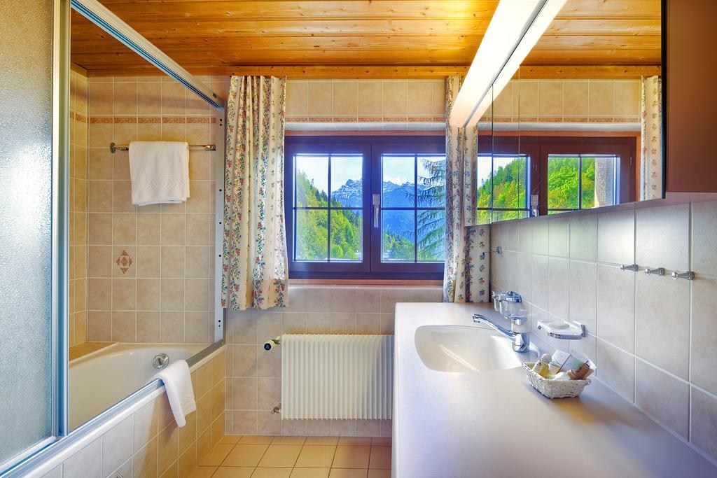 Hotel Aux Mille Etoiles Salvan Kültér fotó