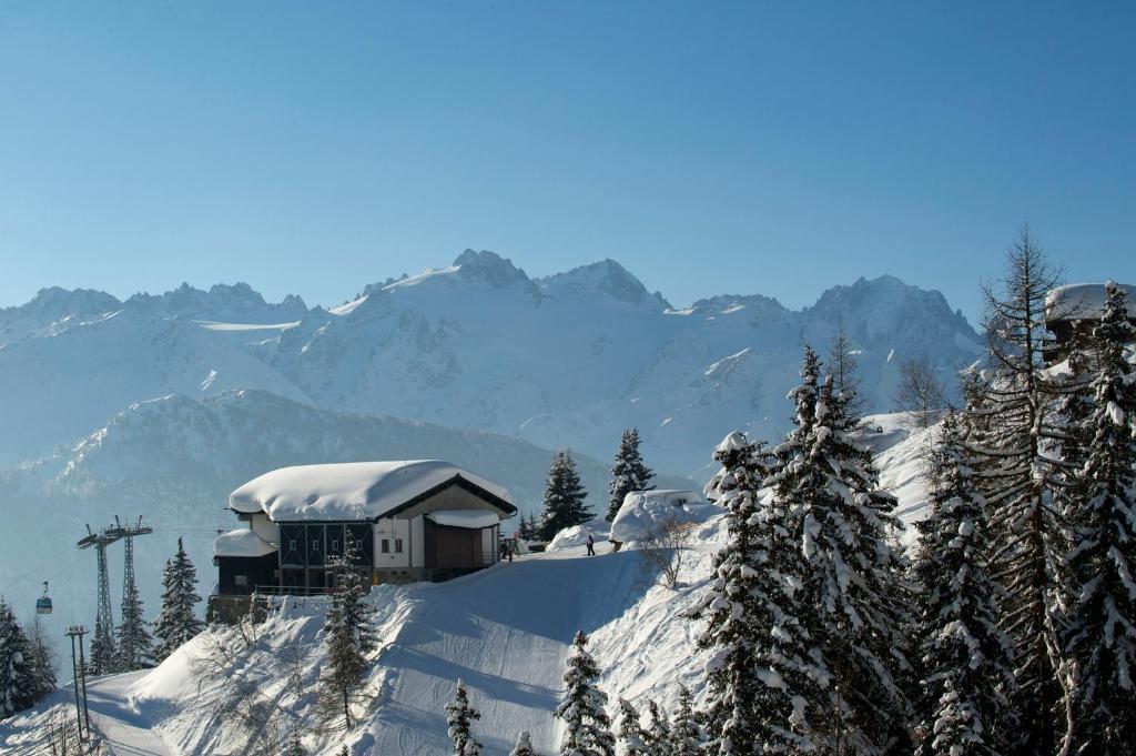 Hotel Aux Mille Etoiles Salvan Kültér fotó