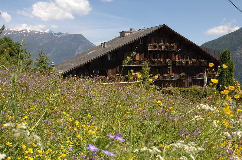 Hotel Aux Mille Etoiles Salvan Kültér fotó