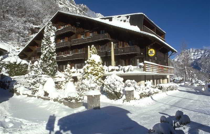 Hotel Aux Mille Etoiles Salvan Kültér fotó